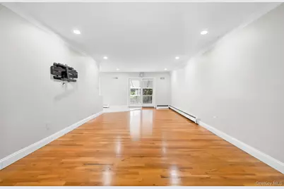 977 Woodcliff Drive, Franklin Square, NY 11010 - Photo 20