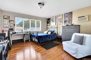 977 Woodcliff Dr, Franklin Square, NY 11010 - Photo 8