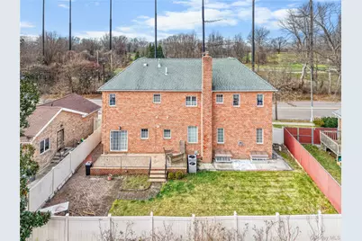 66-19 Commonwealth Boulevard, Little Neck, NY 11362 - Photo 20