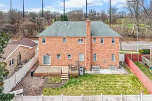 66-19 Commonwealth Blvd, Little Neck, NY 11362 - Photo 20