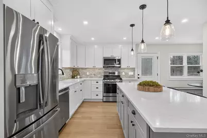 11 Appleblossom Lane, Hopewell Junction, NY 12533 - Photo 10