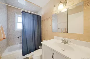 39 Kay Rd, Calverton, NY 11933 - Photo 14