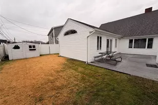 12 Elves Ln, Levittown, NY 11756 - Photo 34