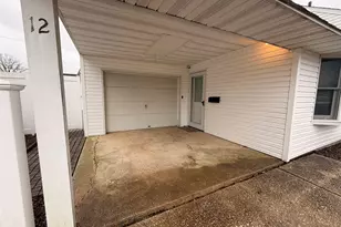 12 Elves Ln, Levittown, NY 11756 - Photo 2