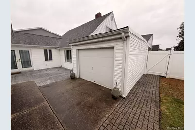 12 Elves Lane, Levittown, NY 11756 - Photo 32