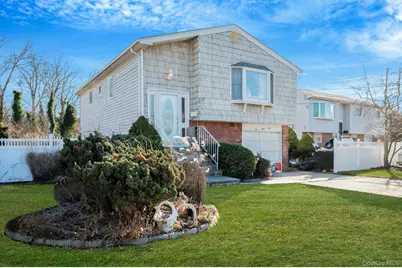 266 Kellum Street, West Babylon, NY 11704 - Photo 2