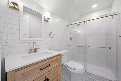 584 Main Street #5, Islip, NY 11751 - Photo 10