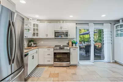 106 Springdale Drive, Ronkonkoma, NY 11779 - Photo 10
