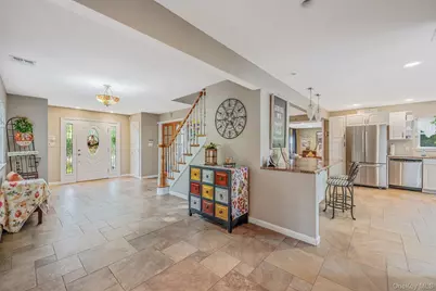 106 Springdale Drive, Ronkonkoma, NY 11779 - Photo 6