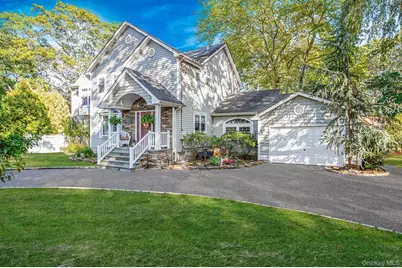 106 Springdale Drive, Ronkonkoma, NY 11779 - Photo 2