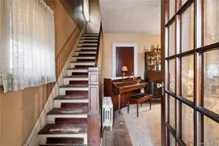 114 Buckingham Pl, Lynbrook, NY 11563 - Photo 4