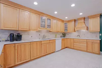 13 Edna Drive, Hyde Park, NY 12538 - Photo 10