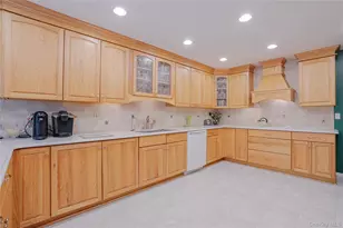 13 Edna Dr, Hyde Park, NY 12538 - Photo 10