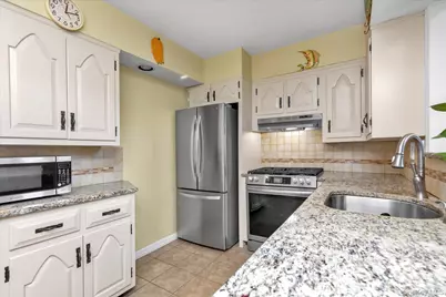 89 Foster Avenue, Valley Stream, NY 11580 - Photo 8