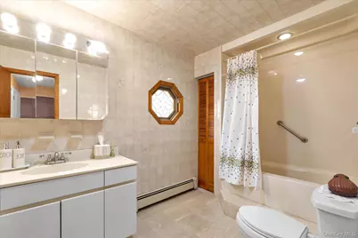 89 Foster Avenue, Valley Stream, NY 11580 - Photo 14