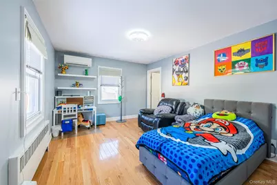 94 Sheridan Boulevard, Mineola, NY 11501 - Photo 18