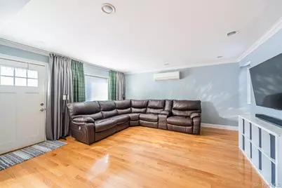 94 Sheridan Boulevard, Mineola, NY 11501 - Photo 2