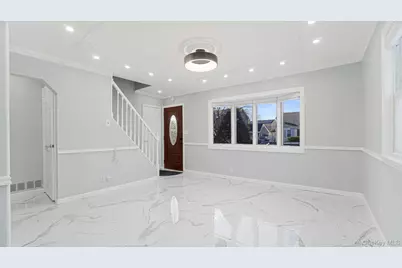 21 Linden Boulevard, Hicksville, NY 11801 - Photo 14