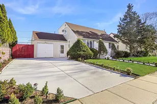 21 Linden Blvd, Hicksville, NY 11801 - Photo 2