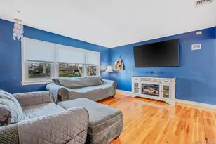 111 S Plaisted Ave, Hauppauge, NY 11788 - Photo 14