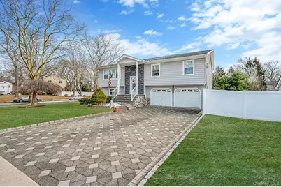 111 S Plaisted Avenue, Hauppauge, NY 11788 - Photo 2