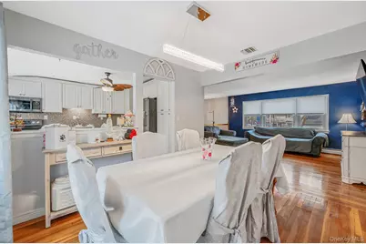 111 S Plaisted Avenue, Hauppauge, NY 11788 - Photo 18