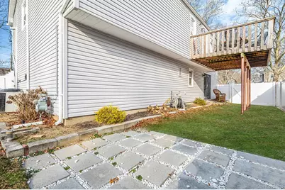 111 S Plaisted Avenue, Hauppauge, NY 11788 - Photo 6