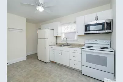 118 McLaughlin Street, Glen Cove, NY 11542 - Photo 4