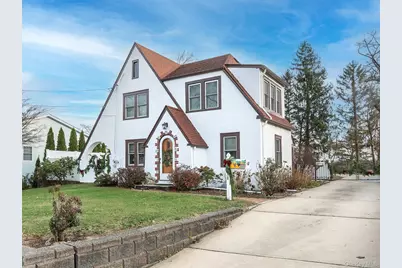 118 McLaughlin Street, Glen Cove, NY 11542 - Photo 2