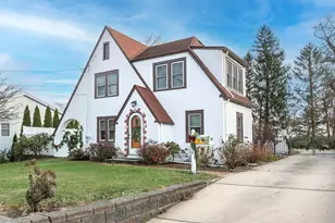 118 McLaughlin St, Glen Cove, NY 11542 - Photo 2