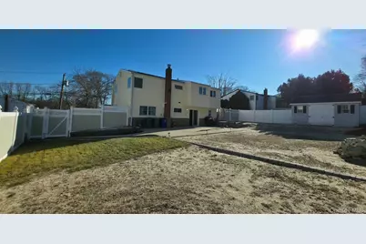 4 Willow Street, Selden, NY 11784 - Photo 22