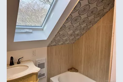 24 Lindner Place, Smithtown, NY 11787 - Photo 10