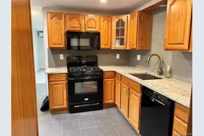 24 Lindner Place, Smithtown, NY 11787 - Photo 2