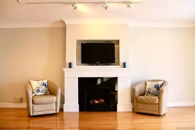 104 Park Drive, Mount Kisco, NY 10549 - Photo 4