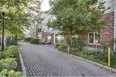 171 Great Neck Road #1N, Great Neck, NY 11021 - Photo 2