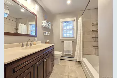 94 Clarendon Road, Ronkonkoma, NY 11779 - Photo 8