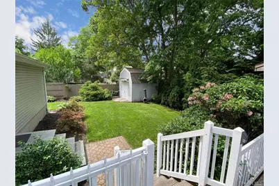 94 Clarendon Road, Ronkonkoma, NY 11779 - Photo 24