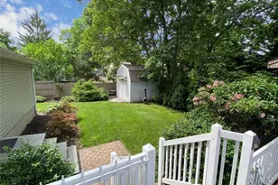 94 Clarendon Rd, Ronkonkoma, NY 11779 - Photo 24