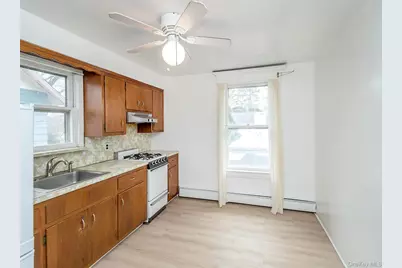 177 Franklin Avenue #2nd Fl, Sea Cliff, NY 11579 - Photo 12