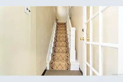 177 Franklin Avenue #2nd Fl, Sea Cliff, NY 11579 - Photo 4