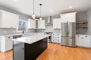 13 Harrier Ridge Dr, Wallkill, NY 12589 - Photo 2