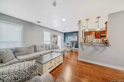 189 Haddon Hollow Court, Middle Island, NY 11953 - Photo 6