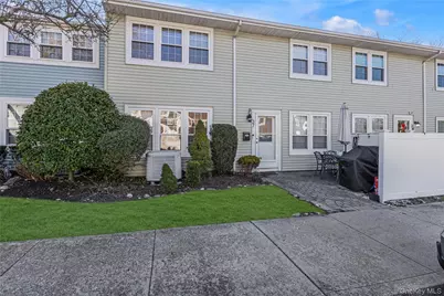 37 Whalers Cove #37, Babylon, NY 11702 - Photo 2