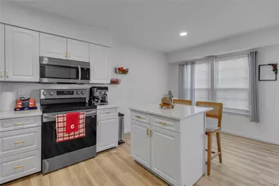 37 Whalers Cove #37, Babylon, NY 11702 - Photo 8