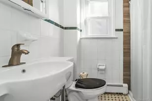 31 Cedar St, Roosevelt, NY 11575 - Photo 16