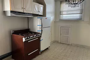 104-40 114th St, Jamaica, NY 11419 - Photo 18