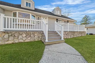 28 Ellen Place, Kings Park, NY 11754 - Photo 4