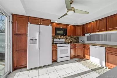 28 Ellen Place, Kings Park, NY 11754 - Photo 12