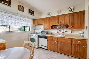 285 Southwood Cir, Syosset, NY 11791 - Photo 8