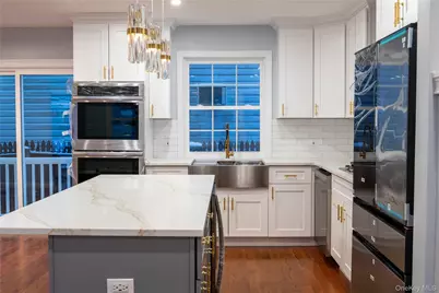 139 Maple Avenue, Bethpage, NY 11714 - Photo 6